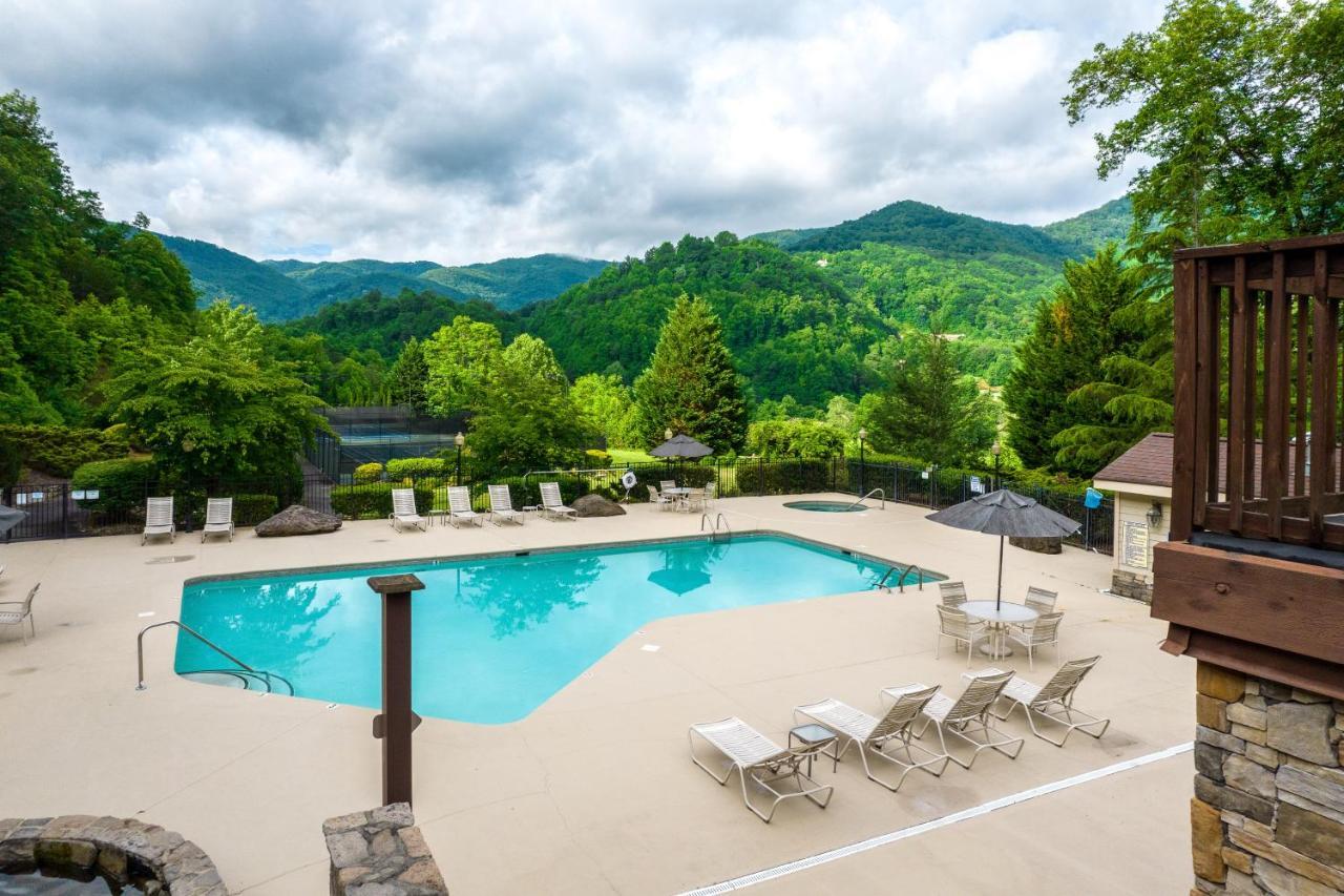 Smoky Mountain Escape Apartment Whittier Exterior photo