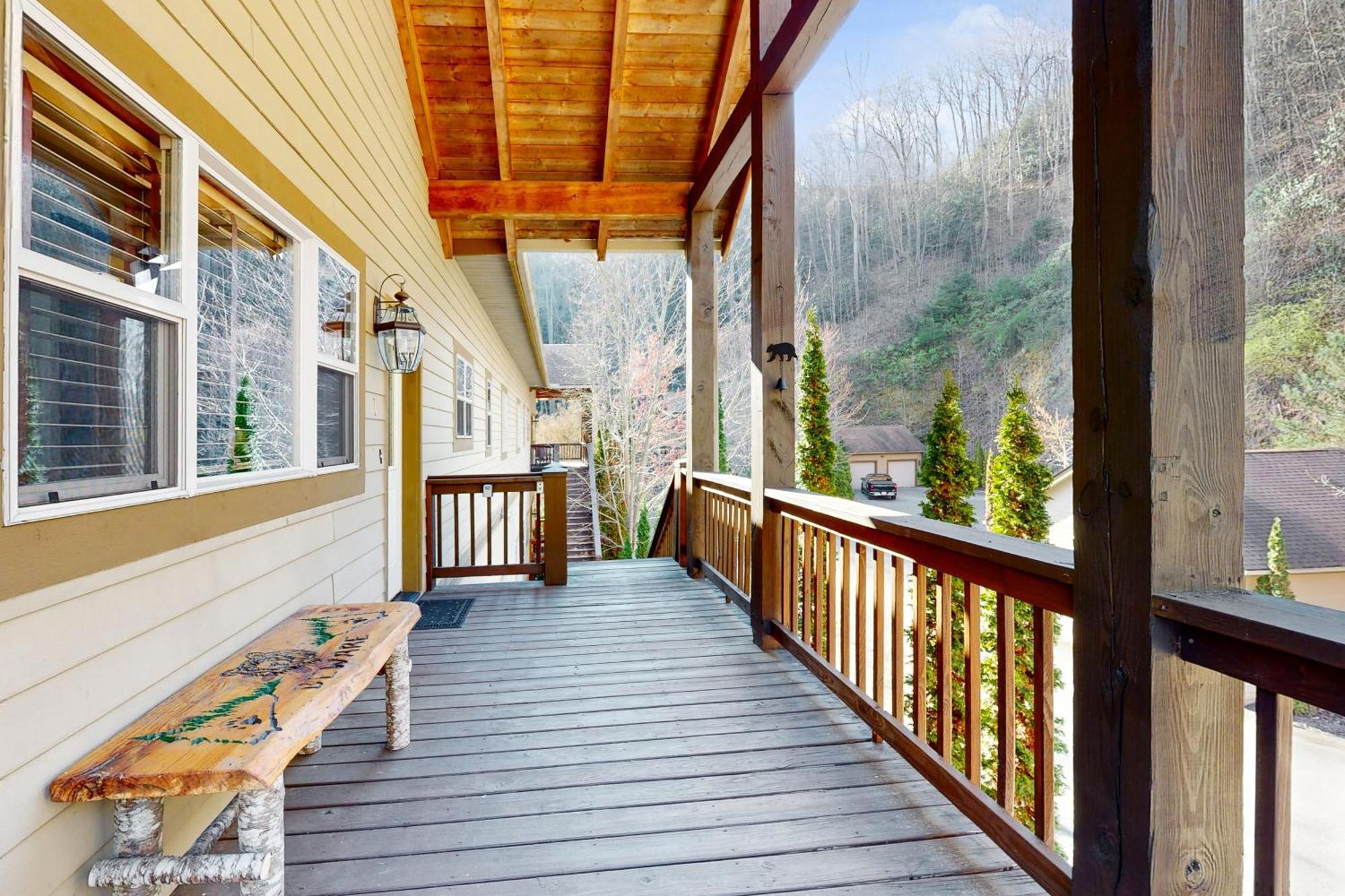 Smoky Mountain Escape Apartment Whittier Exterior photo