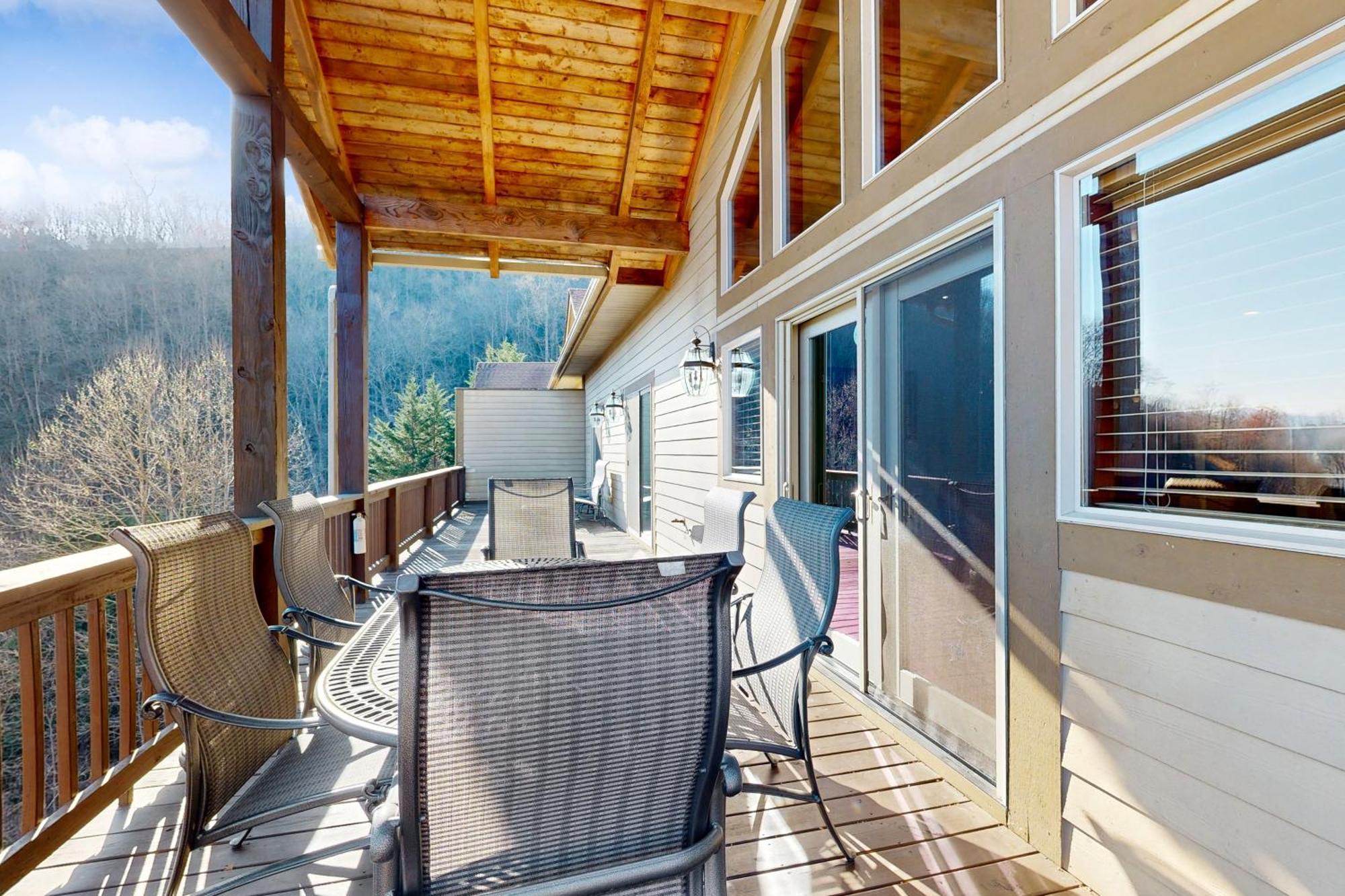 Smoky Mountain Escape Apartment Whittier Exterior photo